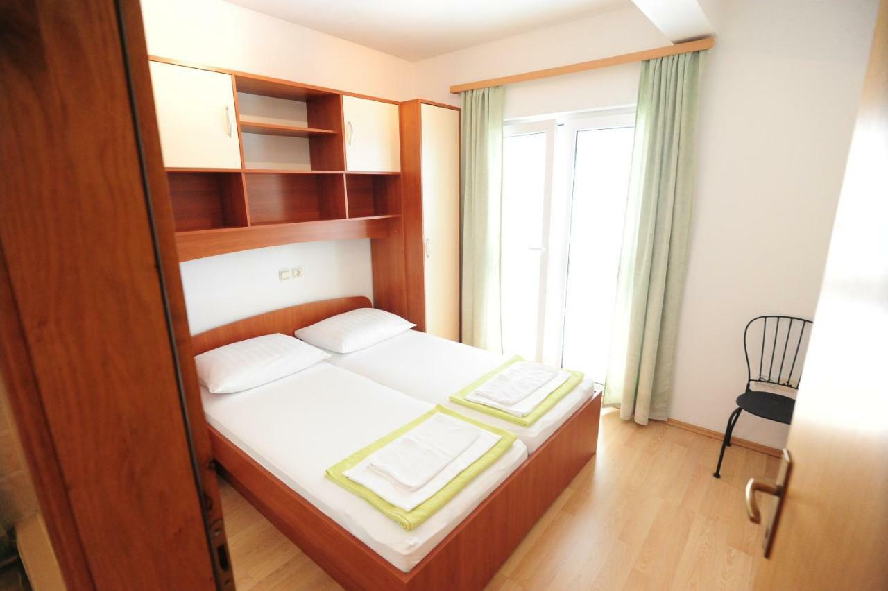 Apartments Knezevic Makarska Exterior foto